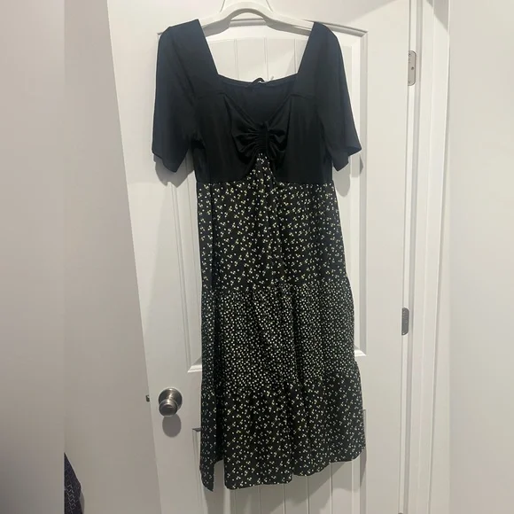 BloomChic Black and White Floral Maxi Dress - Picture 1 of 4